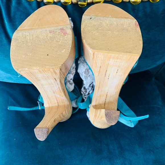 Platform heels - Picture 2 of 4